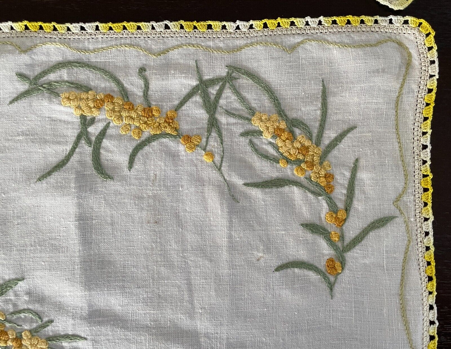 White Linen Table Runner + 2 Doily Set Embroidered Wattle Crochet Edge Doilies