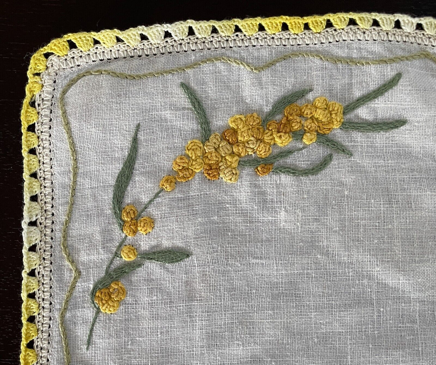 White Linen Table Runner + 2 Doily Set Embroidered Wattle Crochet Edge Doilies