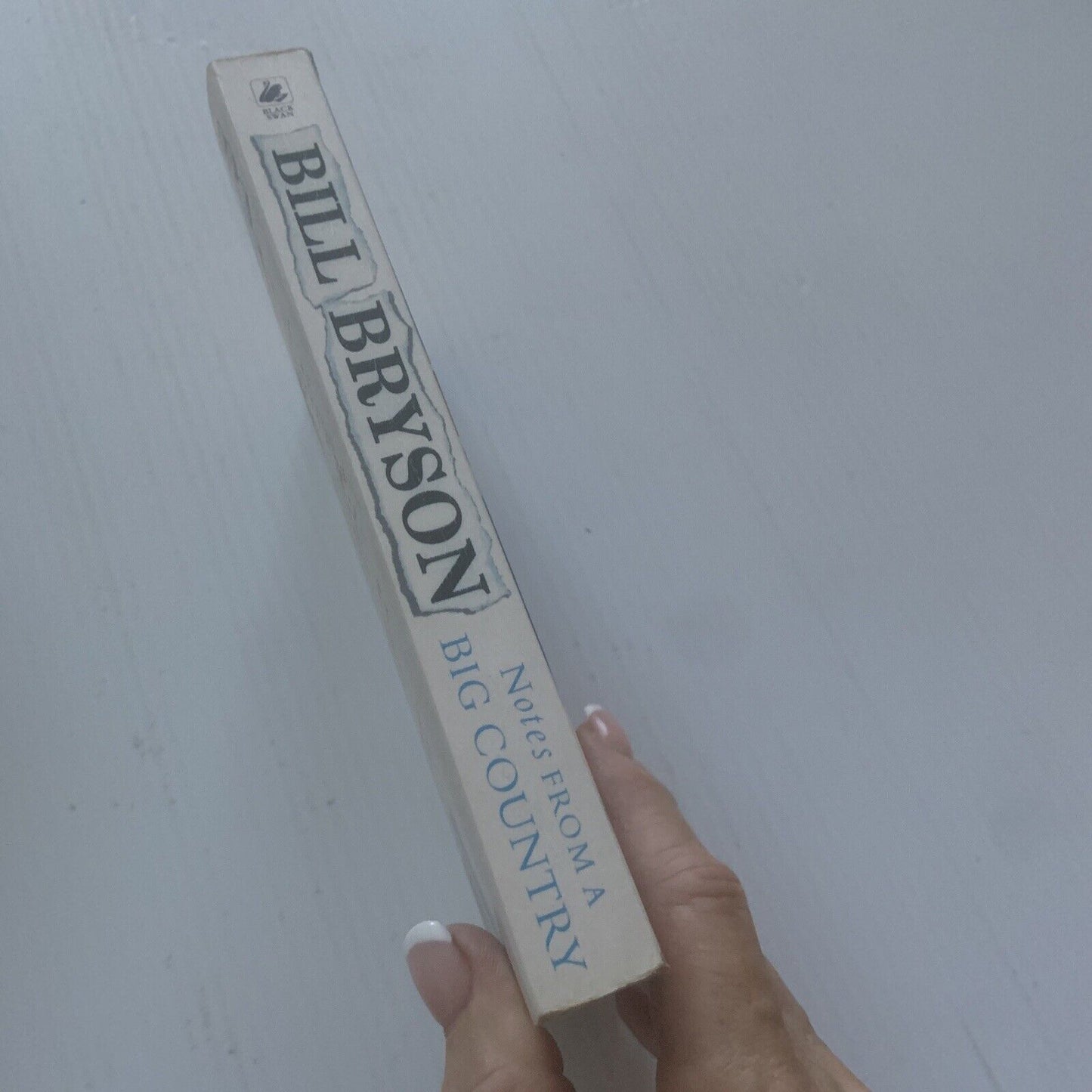 PB Book NOTES FROM A BIG COUNTRY by Bill Bryson Aussie Novel