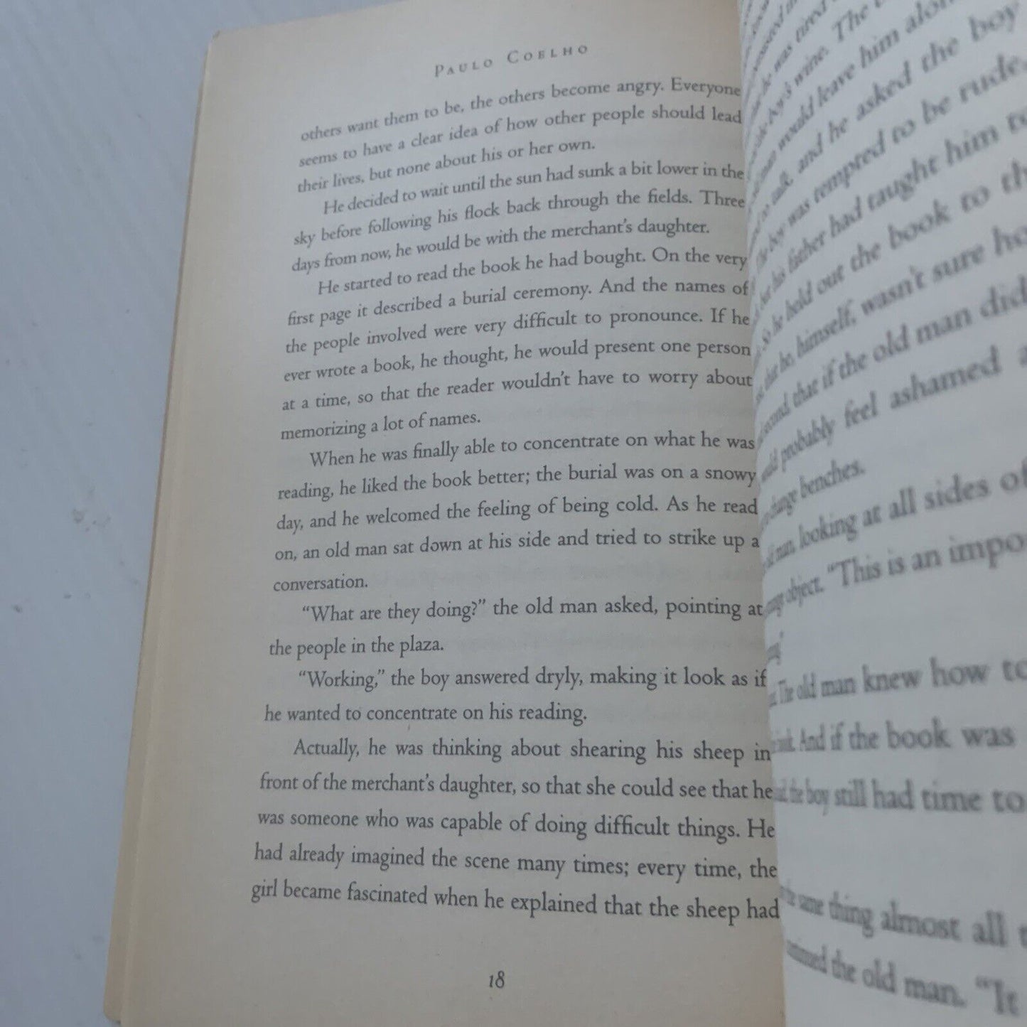 PB Book THE ALCHEMIST by Paulo Coelho 1998 Novel