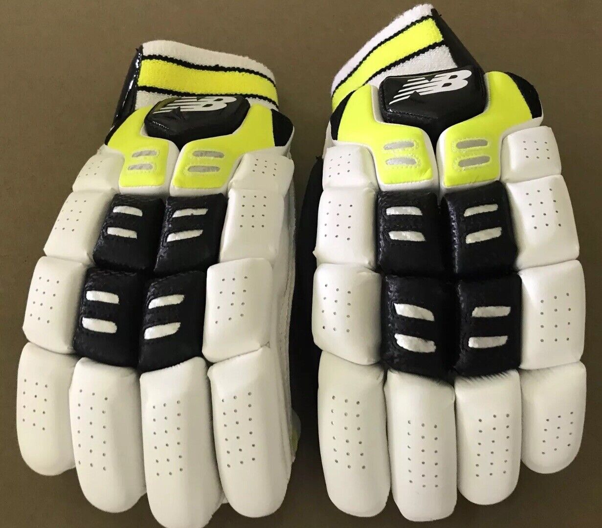 NEW BALANCE Cricket Batting Gloves Left Handed DC 1080 Mens Pair White Neon NEW