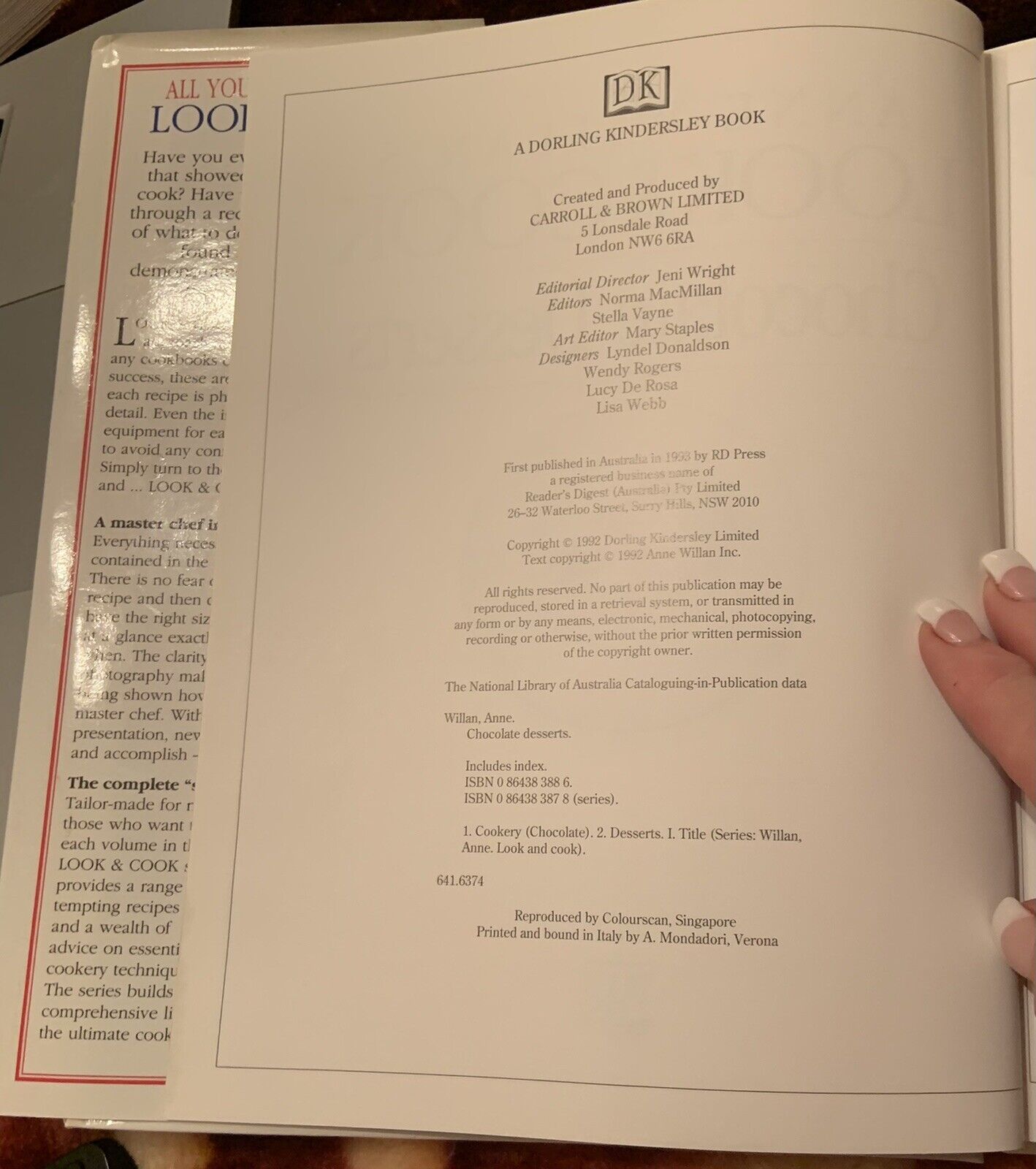 HC LOOK AND COOK Chocolate Desserts by Anne Willan 1993 Step by Step Recipe Book