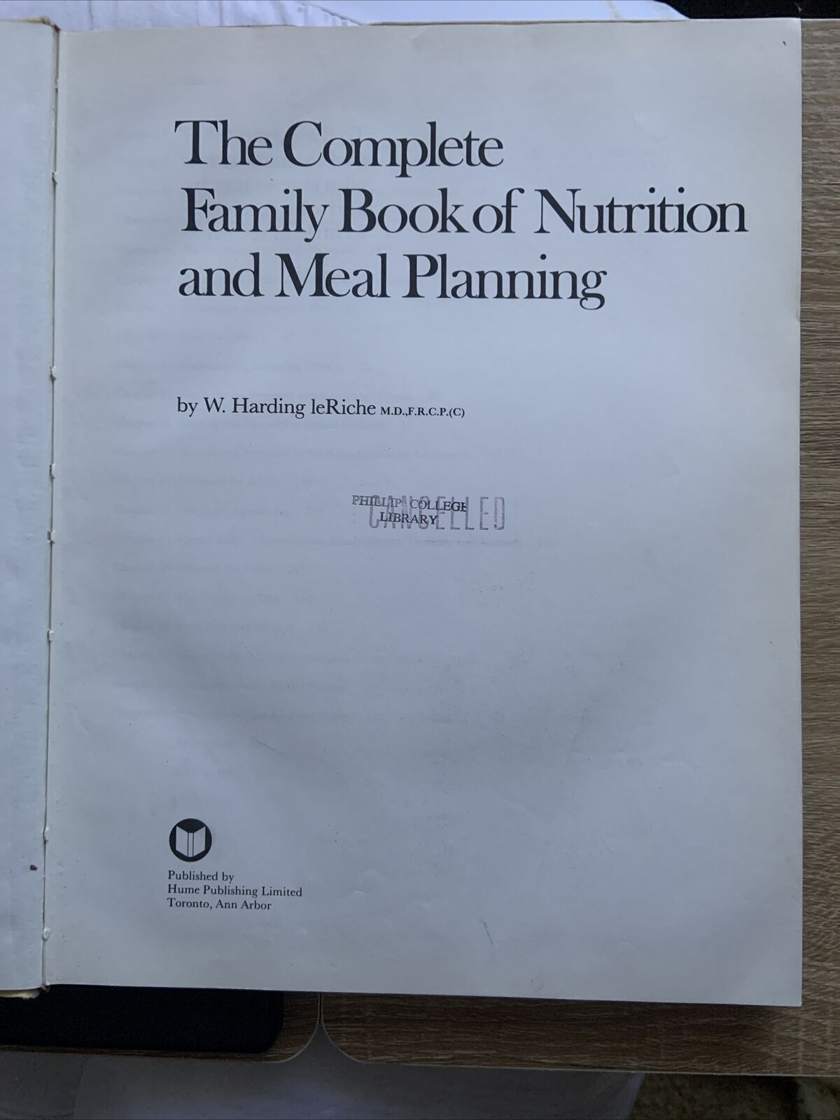 HC The Complete Family Book of Nutrition & Planning Meal W Harding Le Riche 1976