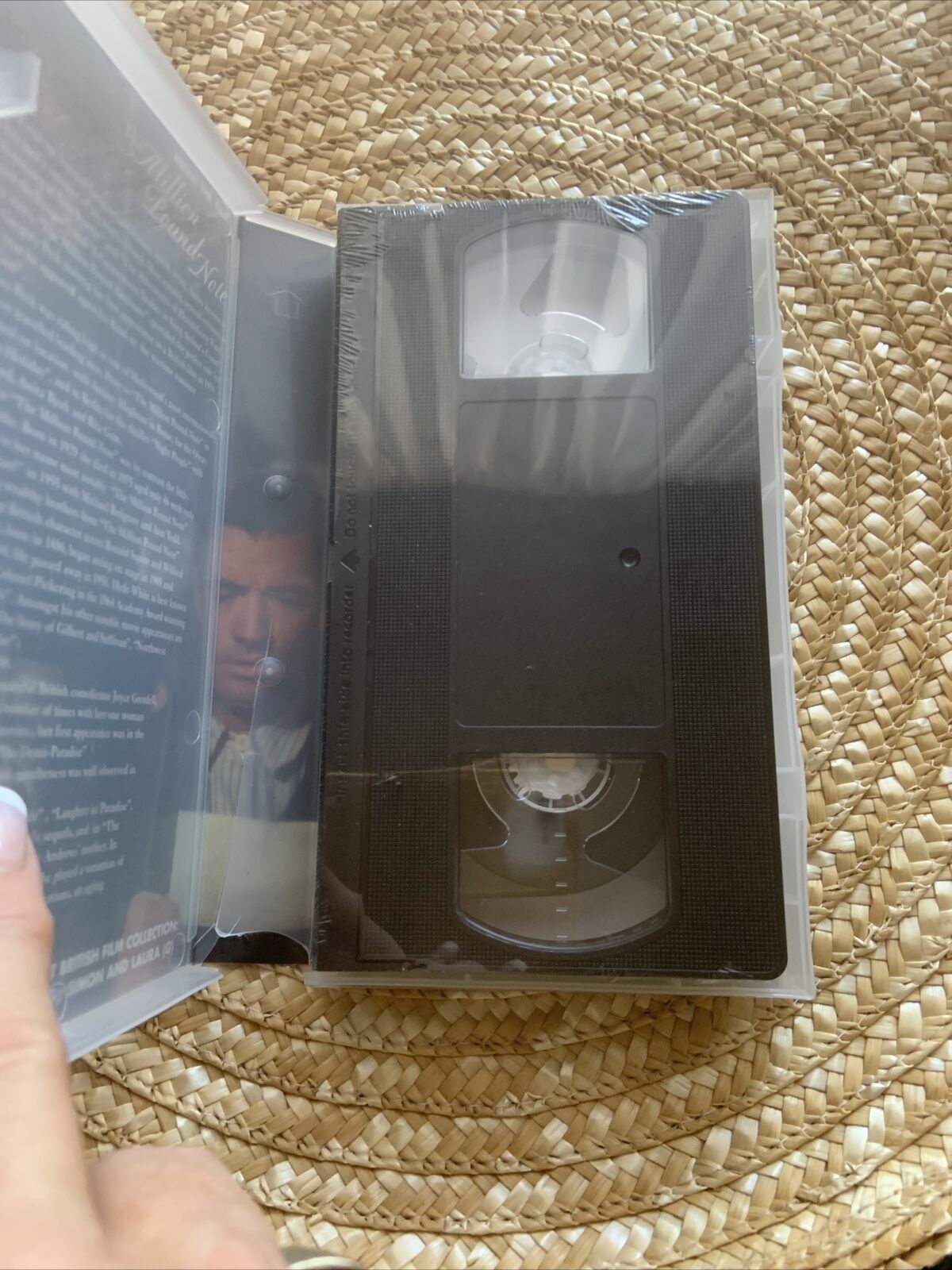 VHS THE MILLION POUND NOTE Gregory Peck Aristocrat Hollywood Video Sealed NEW