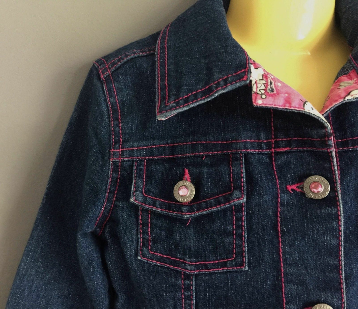 Girls HELLO KITTY Jacket Dark Denim Jacket Back Stud Motif Size 5 Sanrio Evy NEW