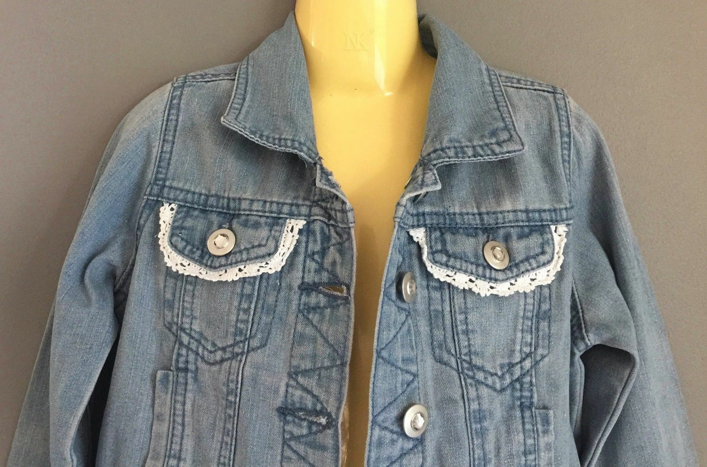 Vintage Girls PUMPKIN PATCH Denim Jacket Faded Blue w Lace Trim Buttoned Size 7