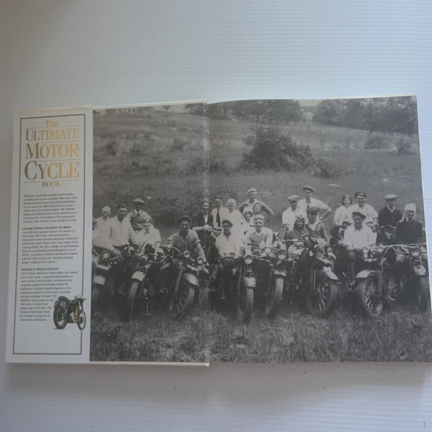 HC Book The ULTIMATE MOTORCYCLE BOOK by Hugo Wilson Lg DJ 1993 1st Ed MotorBike
