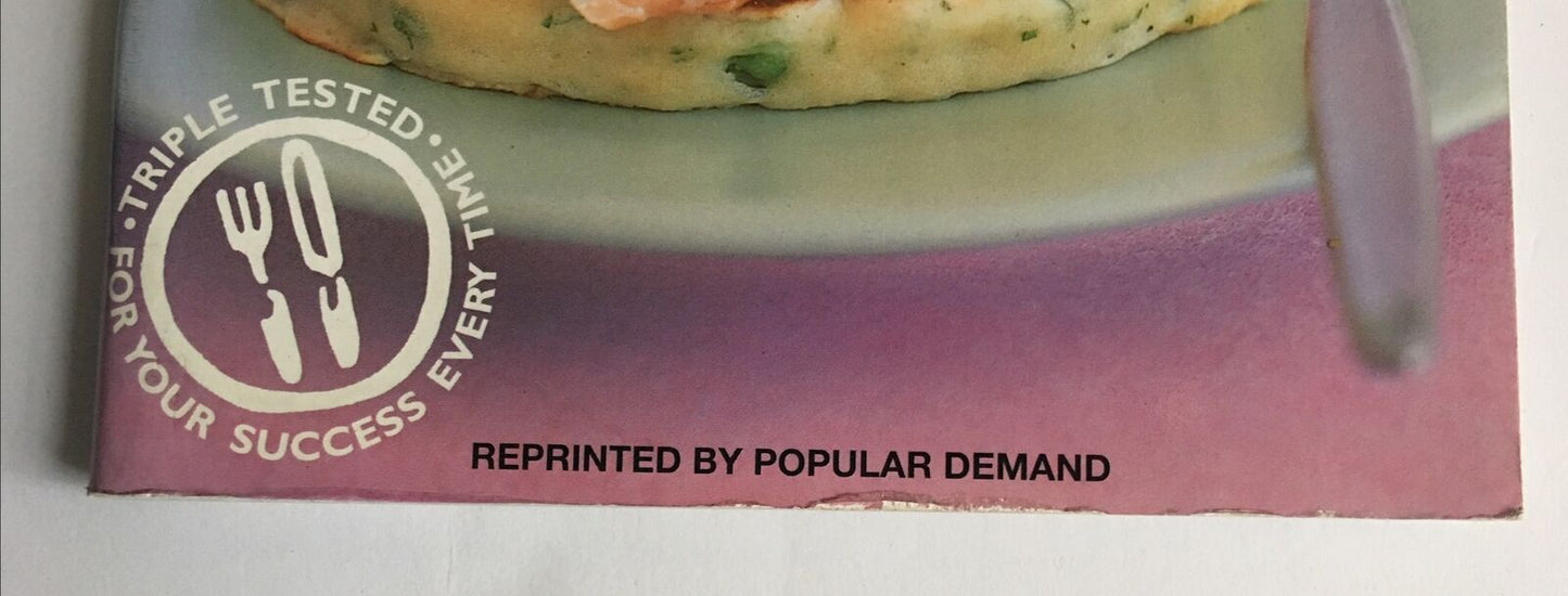 AWW "Fast Fish" Australian Women's Weekly Home Library Susan Tomnay PB Booklet