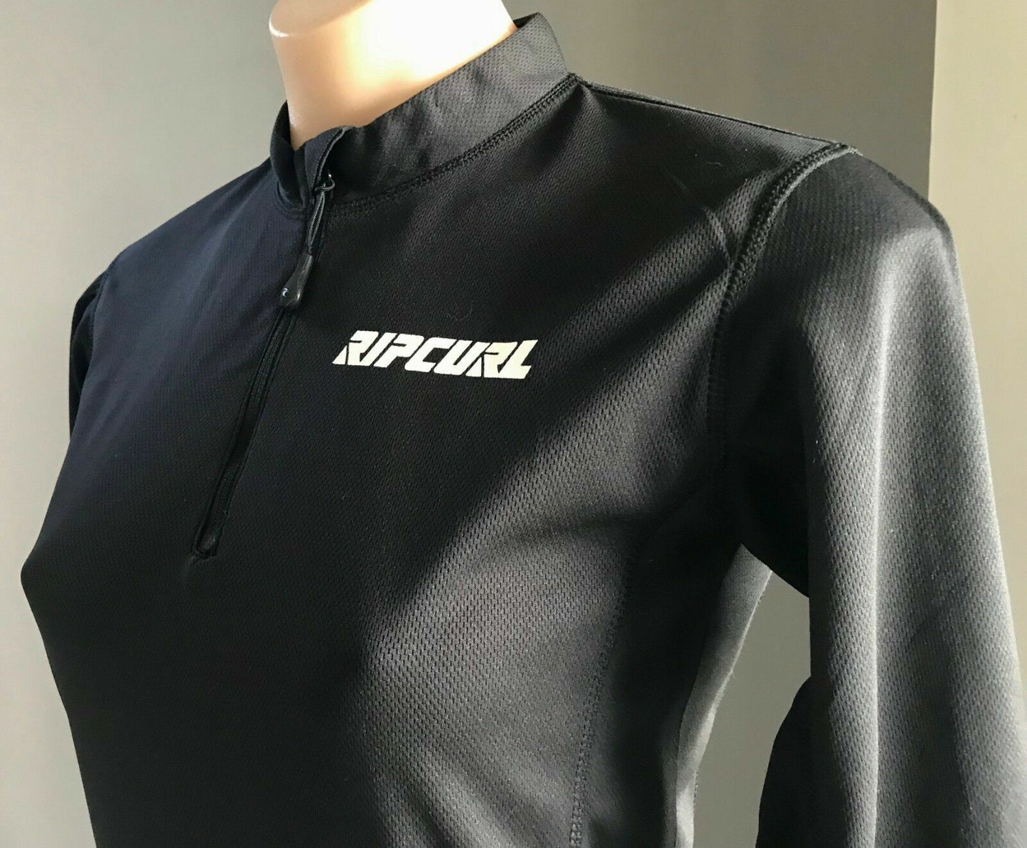RIP CURL Sports Top Black 1/2 Zip High Neck L/Sleeve Girls Size 14 Ladies 10 NEW