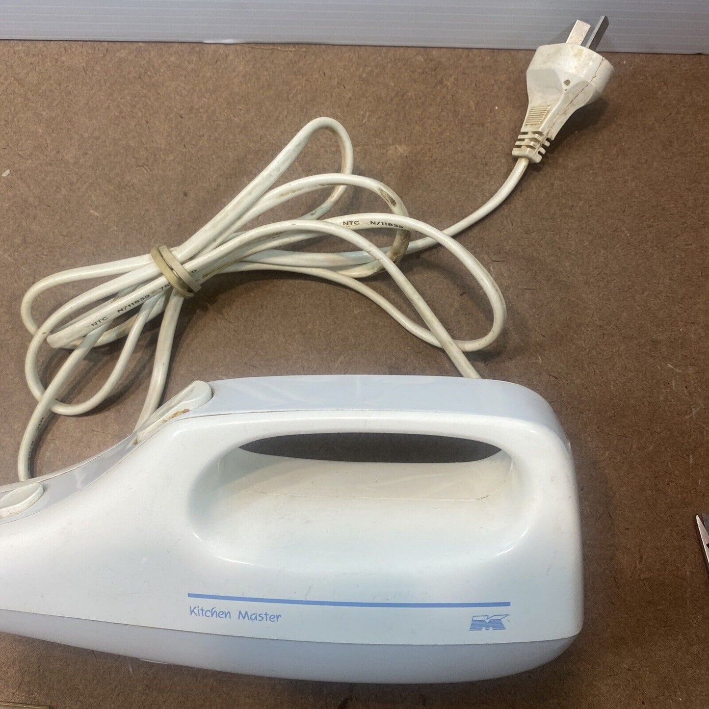 Electric Knife KITCHEN MASTER Carver Working No Box Has Blade Cover CHRISTMAS