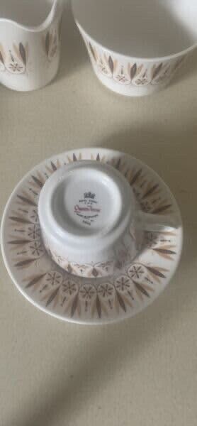 QUEEN ANNE 8655 Bone China TEA SET 19 Piece Made In England 1 Cup Missing
