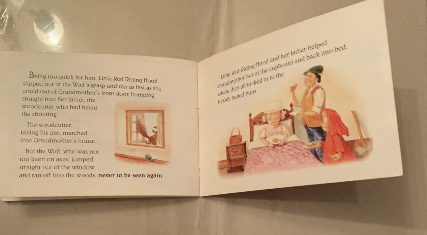 Little Red Riding Hood Retold By Elaine Watson illustrations Mike Clark Small PB