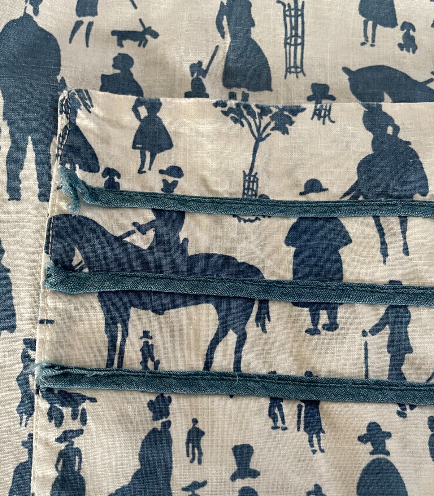 HALF APRON Vintage 1950's White Blue "People" Print Fabric Waist Tie Size 12 14