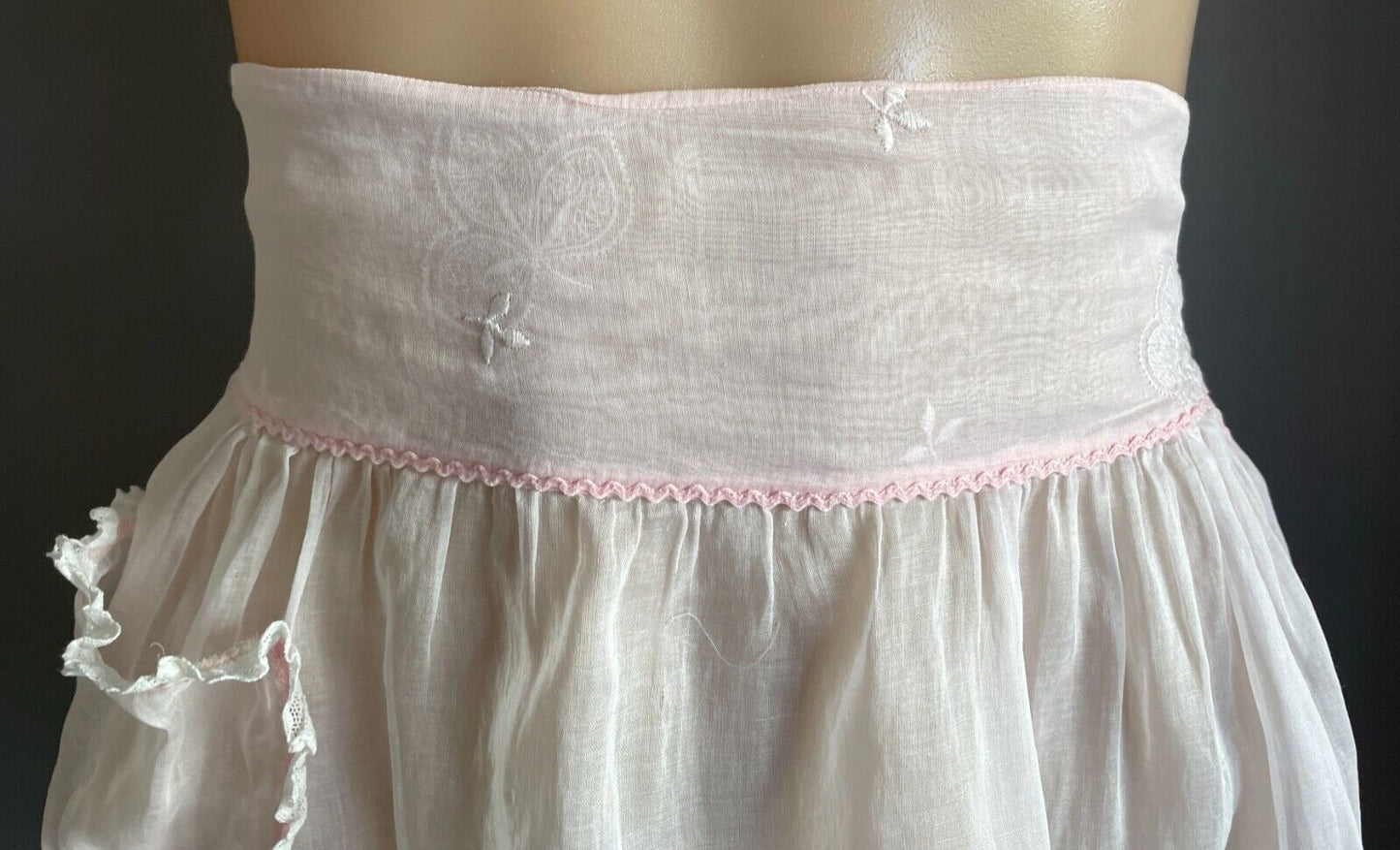 HALF APRON Vintage Baby Pink Waist Tie Floral Print Heart Pocket Sz 8 10 12