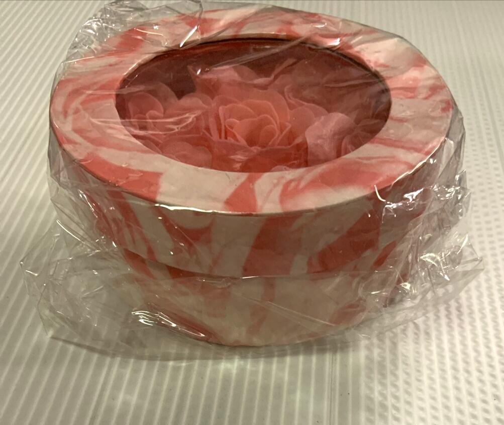 SOAP GIFT BOX Pink Rose Peta Round Box Sealed 7 Roses float * pull apart NEW