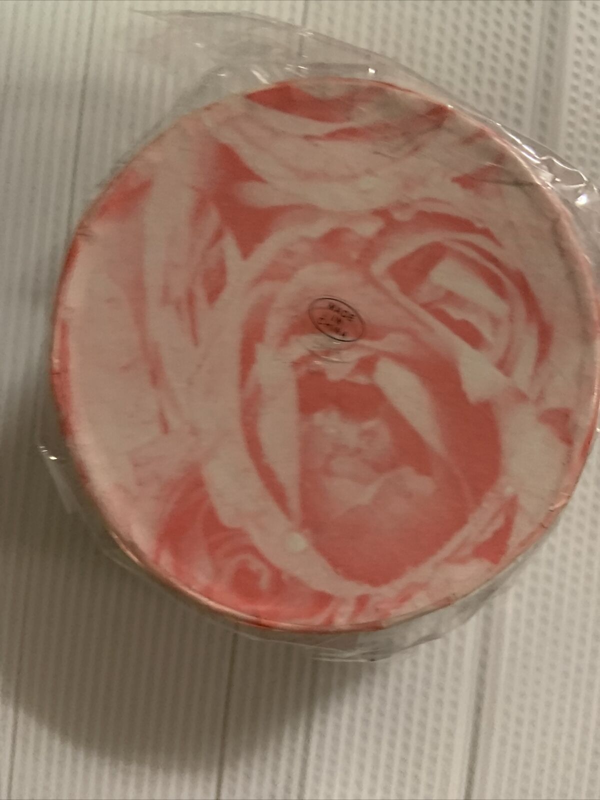 SOAP GIFT BOX Pink Rose Peta Round Box Sealed 7 Roses float * pull apart NEW