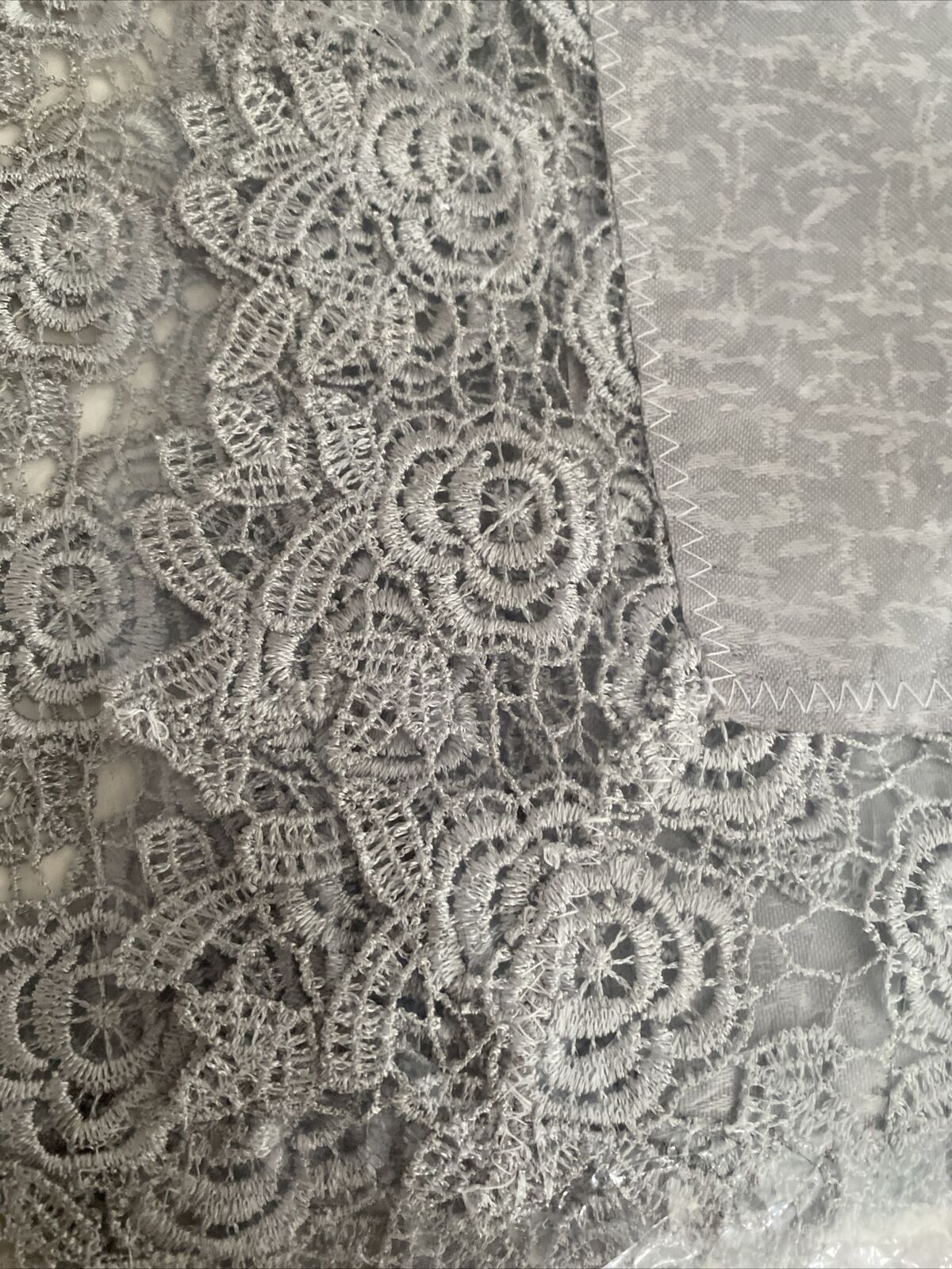 3 Piece Set Silver Grey Jacquard Fabric & Lace Trim Table Runner + 2 Doilies NEW