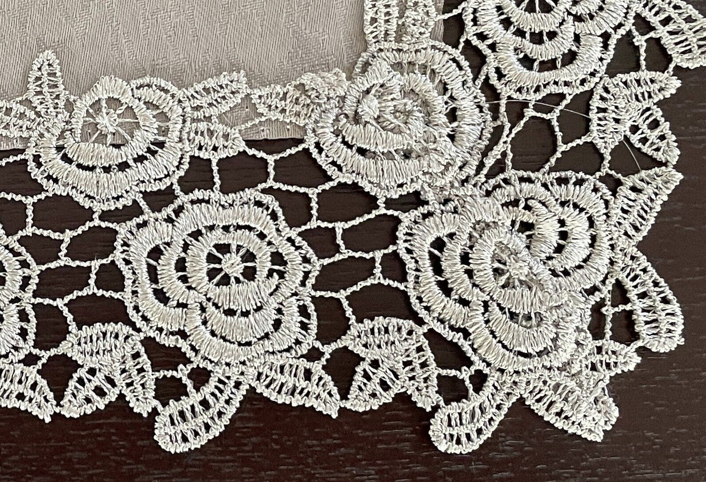 3 Piece Set Silver Grey Jacquard Fabric & Lace Trim Table Runner + 2 Doilies NEW