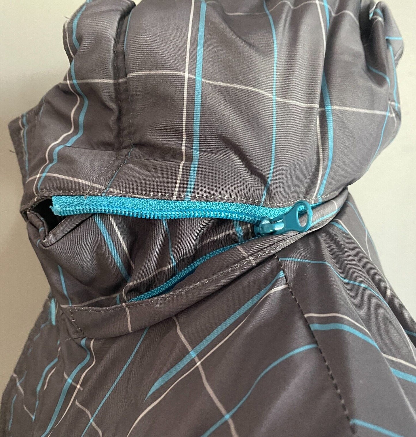 COCCODRILLO Boys Jacket Grey Blue White Check Size 4 Insulated Thick Warm PARKA