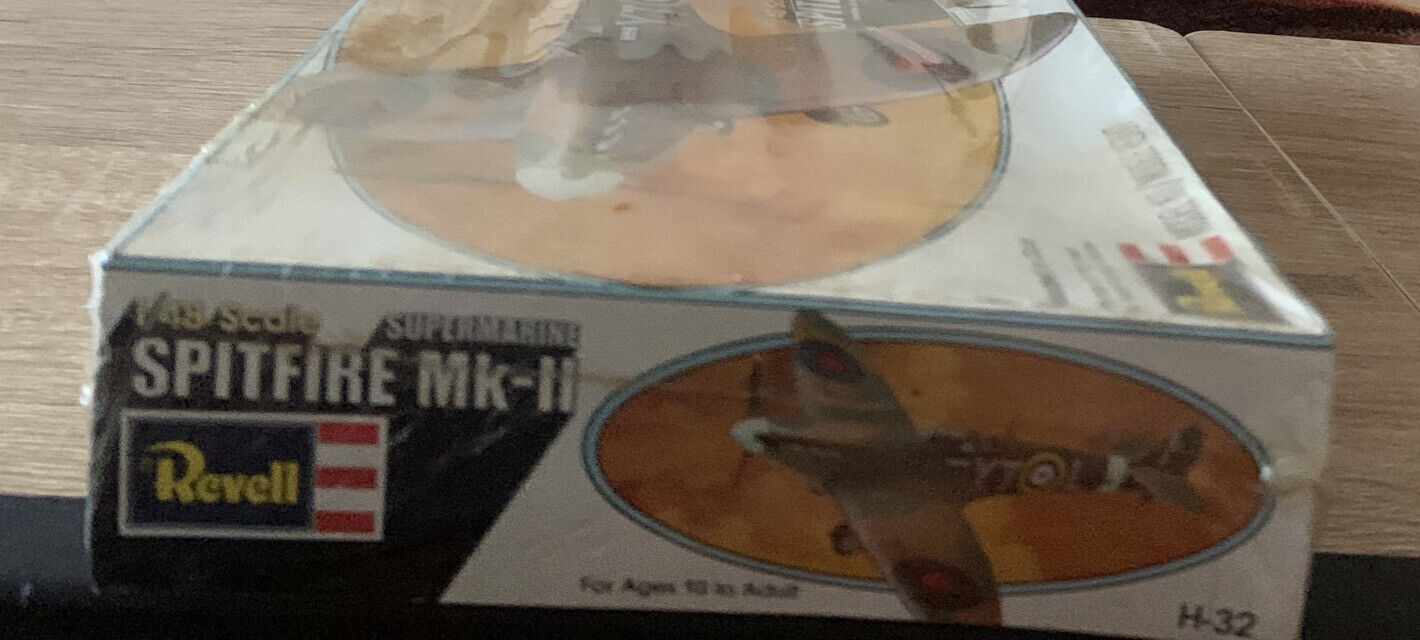 REVELL Spitfire Mk-II Frontline Defender 1/48 1978 Plastic Model Kit Aircraft NE