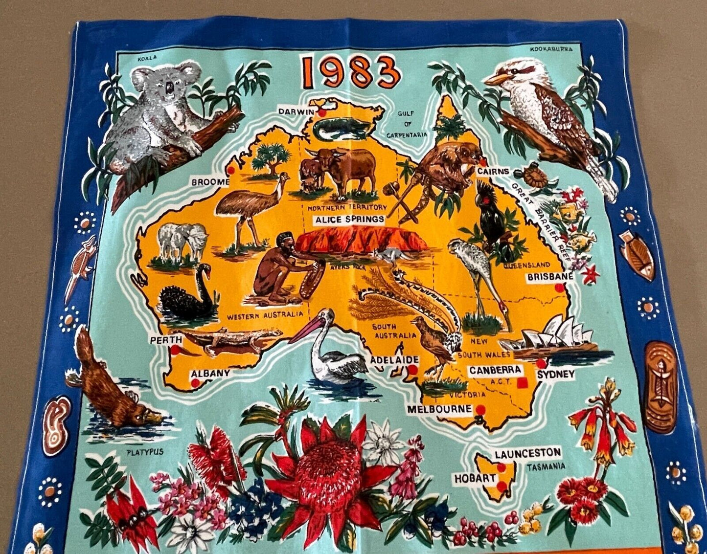 Vintage " 1983 " Tea Towel Australia Map Australian Animals Wildflower Print NEW