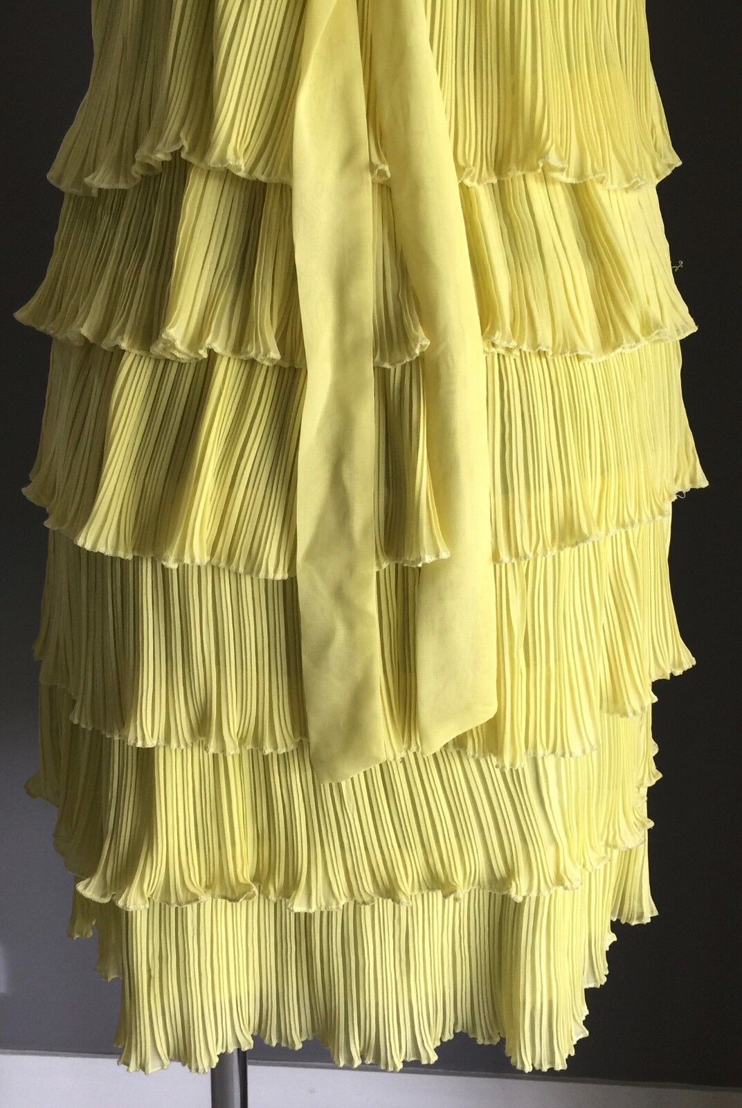 F GEAR Dress Pale Lime Green Sleeveless Tier Layer Ladies Size 12 Stunning NEW