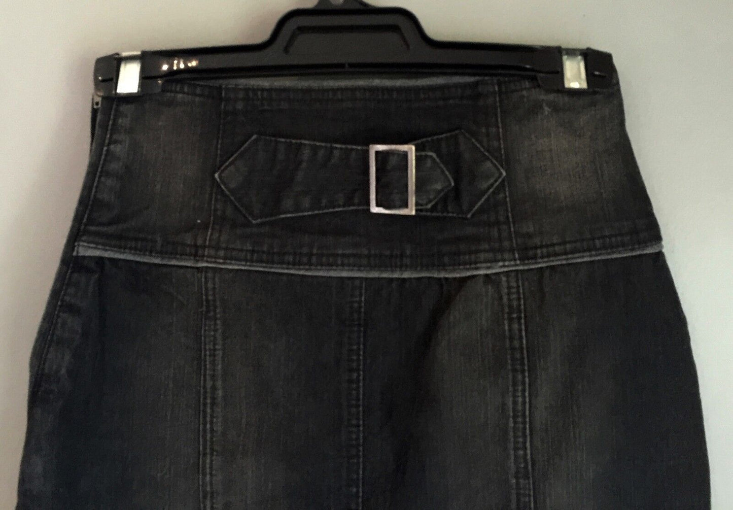 YMI DENIM Denim Skirt Figure Flattering Black Pencil Fitted Ladies Size 6 Retro