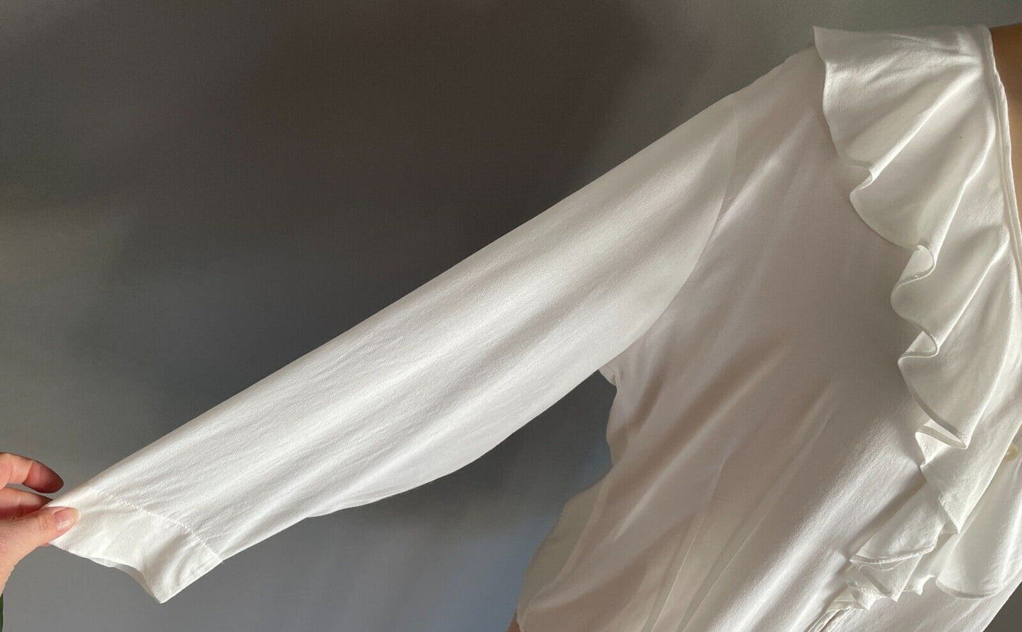 WITCHERY Top White Blouse Ruffle Trim Long Sleeve Ladies Size 14