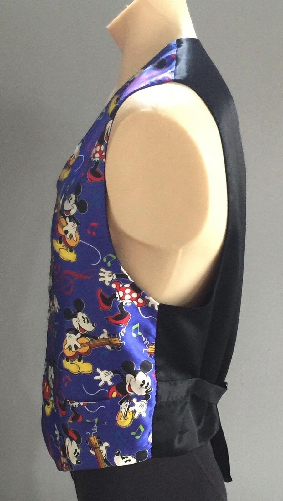 Mens Vest Authentic MICKEY & CO Disney Mickey Mouse Print Size M & XL NEW
