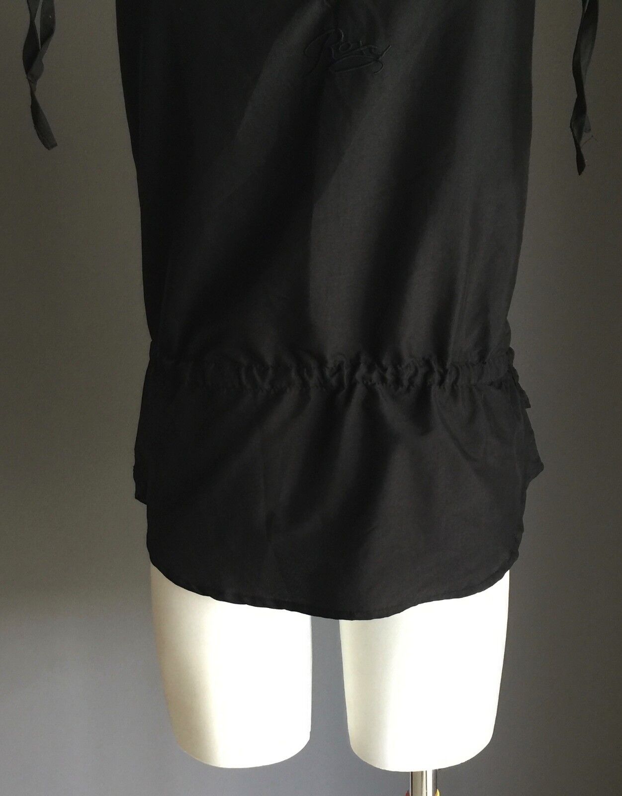 ROXY Top Black Shoulder Tie and Drawstring Waist Sleeveless Ladies Size 8 NEW