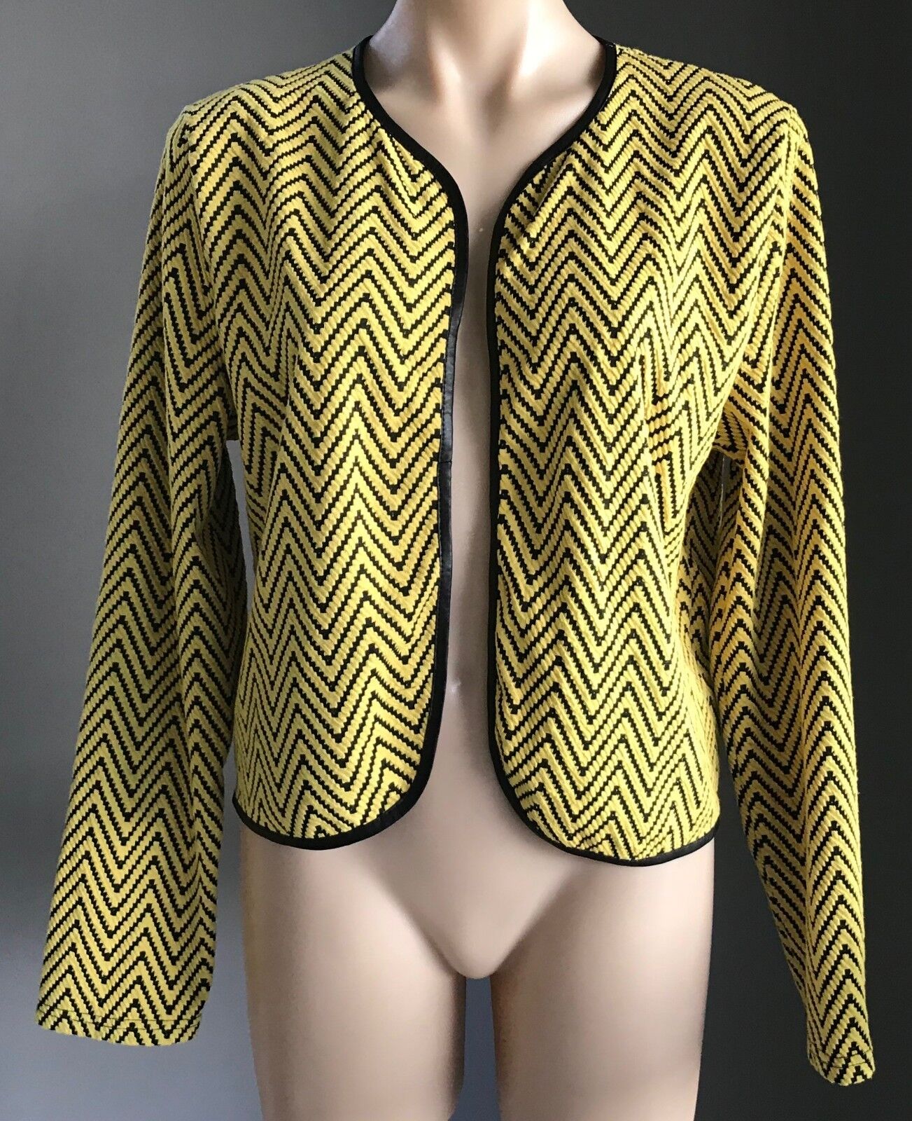 SUITE BOUTIQUE Jacket Soft Chevron Print Black & Yellow Ladies Size 16 NEW