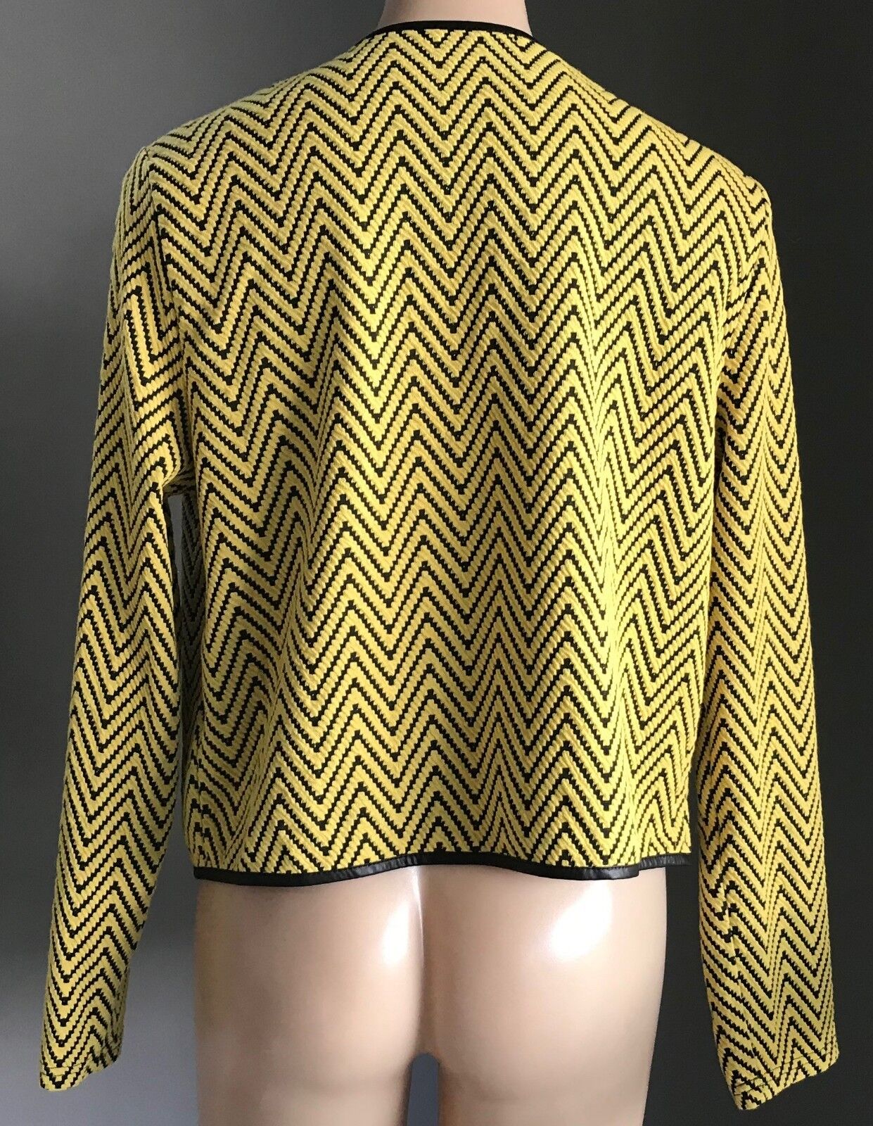 SUITE BOUTIQUE Jacket Soft Chevron Print Black & Yellow Ladies Size 16 NEW
