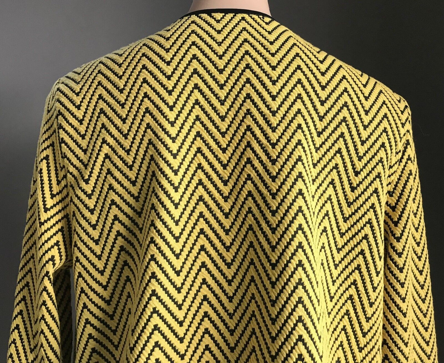 SUITE BOUTIQUE Jacket Soft Chevron Print Black & Yellow Ladies Size 16 NEW