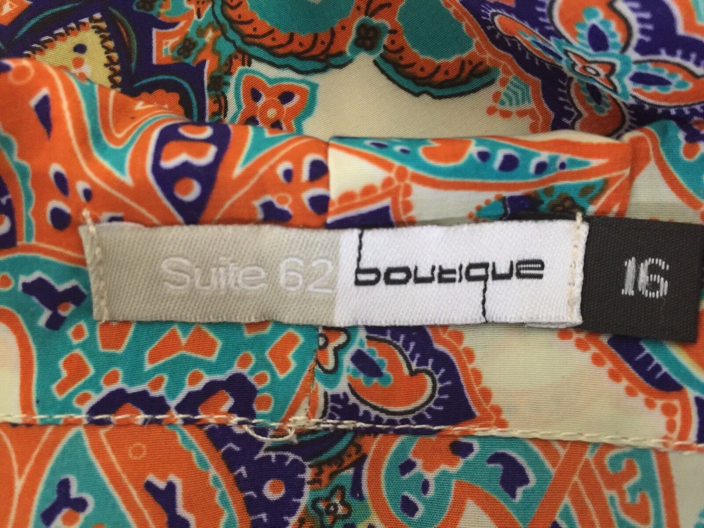 SUITE 62 BOUTIQUE Top Jacket Crop Drape Soft Paisley MultiColoured Silky Size 16