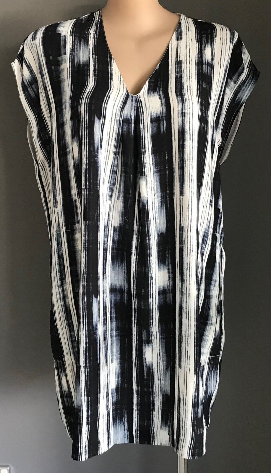 WILD CHILD CITY Shift Dress Top Black Grey White Graphic Stripe Plus Size 20 NEW
