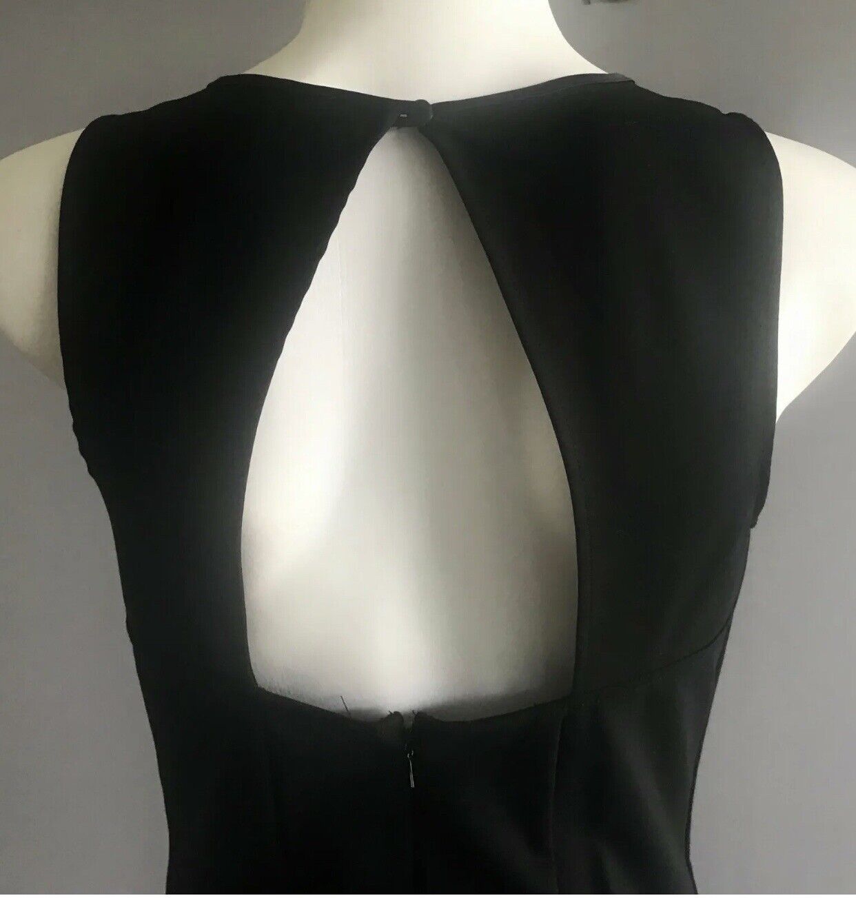 BARDOT Dress Sheath Black Sleeveless w Black & Gold Sequin Trim Ladies Sz 8 NEW