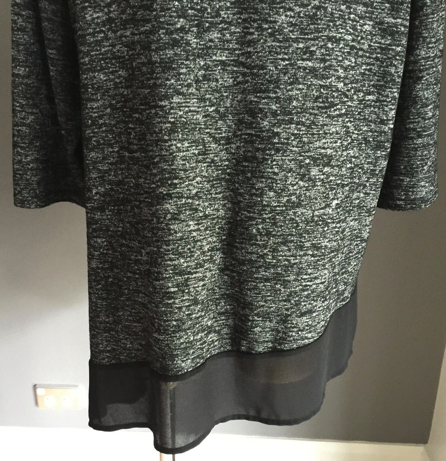 CROSSROADS Top Grey Black & White Asymmetric Hem 3/4 Sleeve Plus Size 22