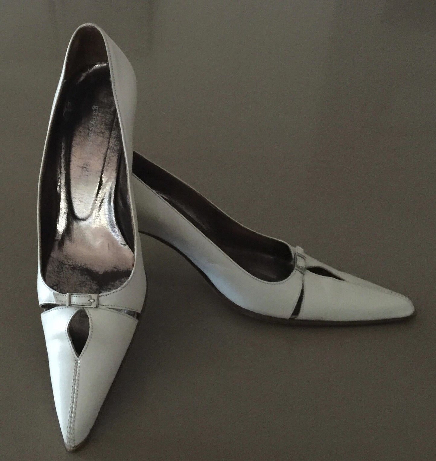 GARY CASTLES Kitten Heels Ivory Leather Pointy Toe Shoes Size 35.5 1950's Style