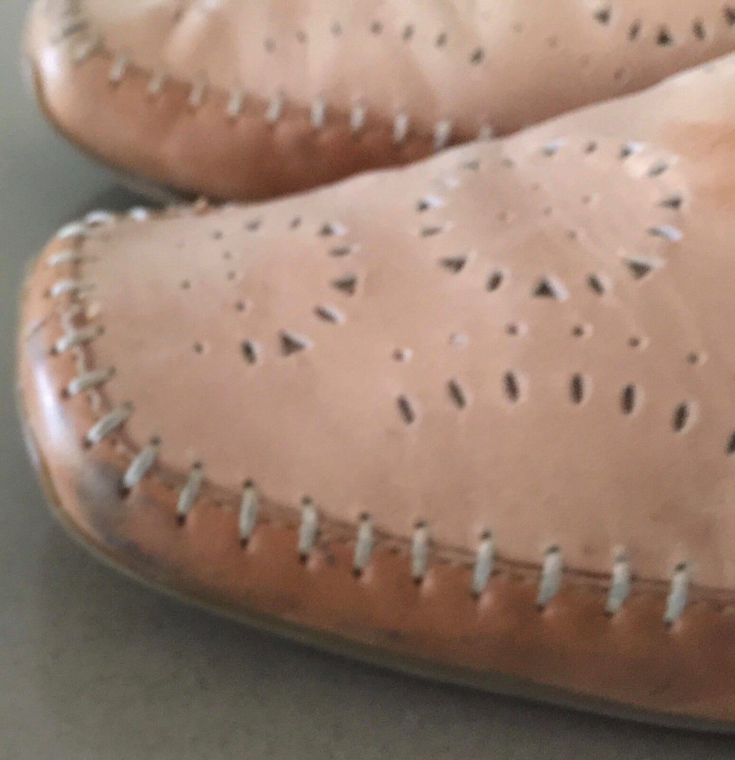 HUSH PUPPIES "Rattle" Tan Leather Loafer Shoes Ladies Size 9.5 Unique Style
