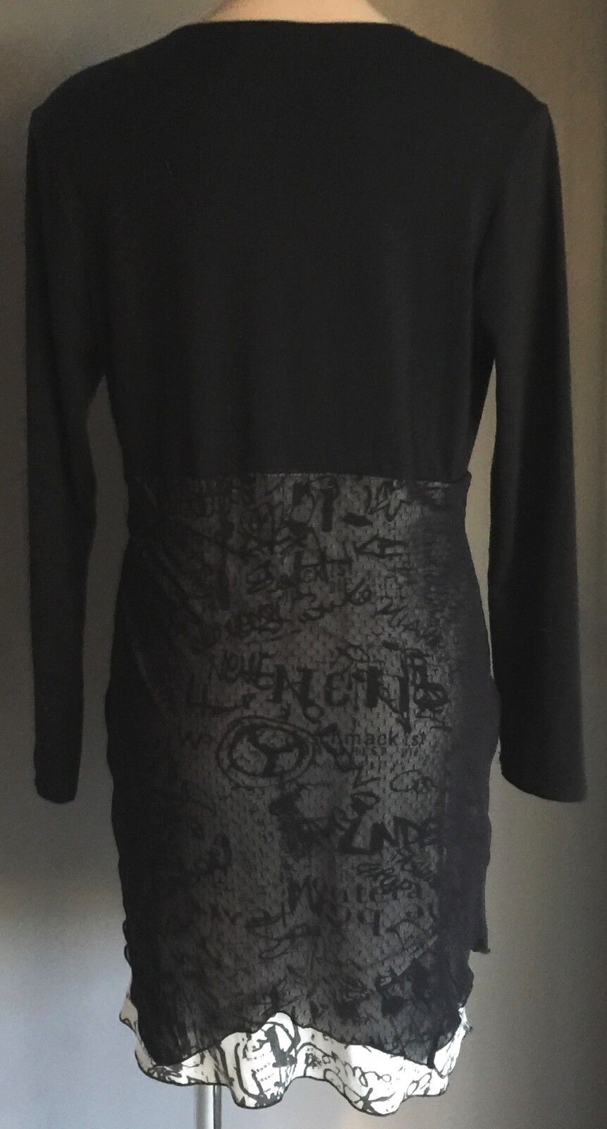 VIVID Top Tunic Monotone Long Sleeve Dress Sheer Overlay Size 12 Graffiti Print