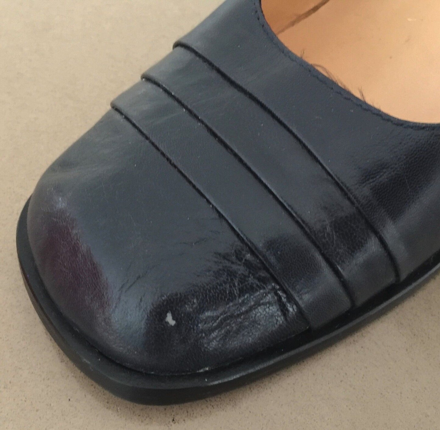 MOMENTO "Desiree" Court Shoes Navy Spanish Leather Block Heel Size 40 1990's