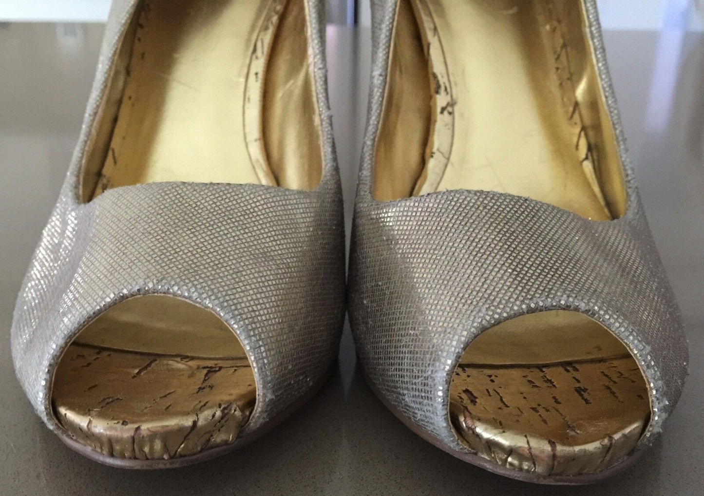 GUESS Gold Shoes Peep Toe Stiletto Heel Pumps Ladies Size 9M Club Formal Luxe