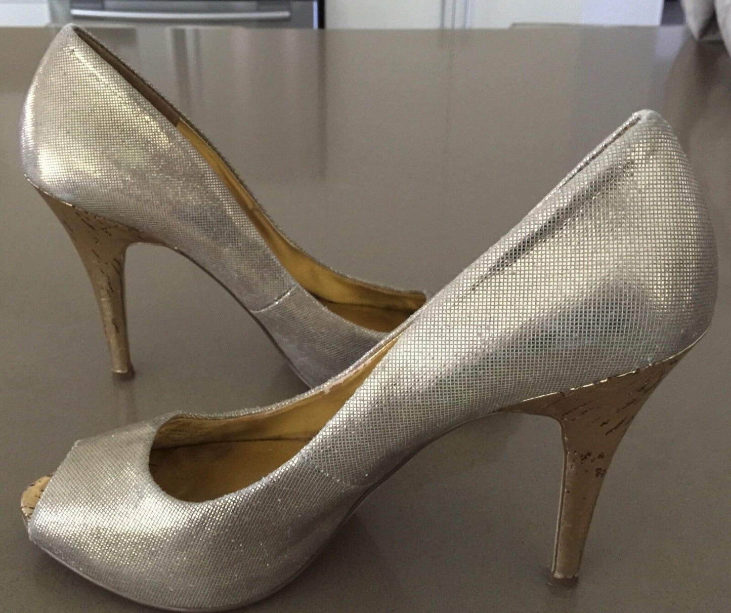GUESS Gold Shoes Peep Toe Stiletto Heel Pumps Ladies Size 9M Club Formal Luxe