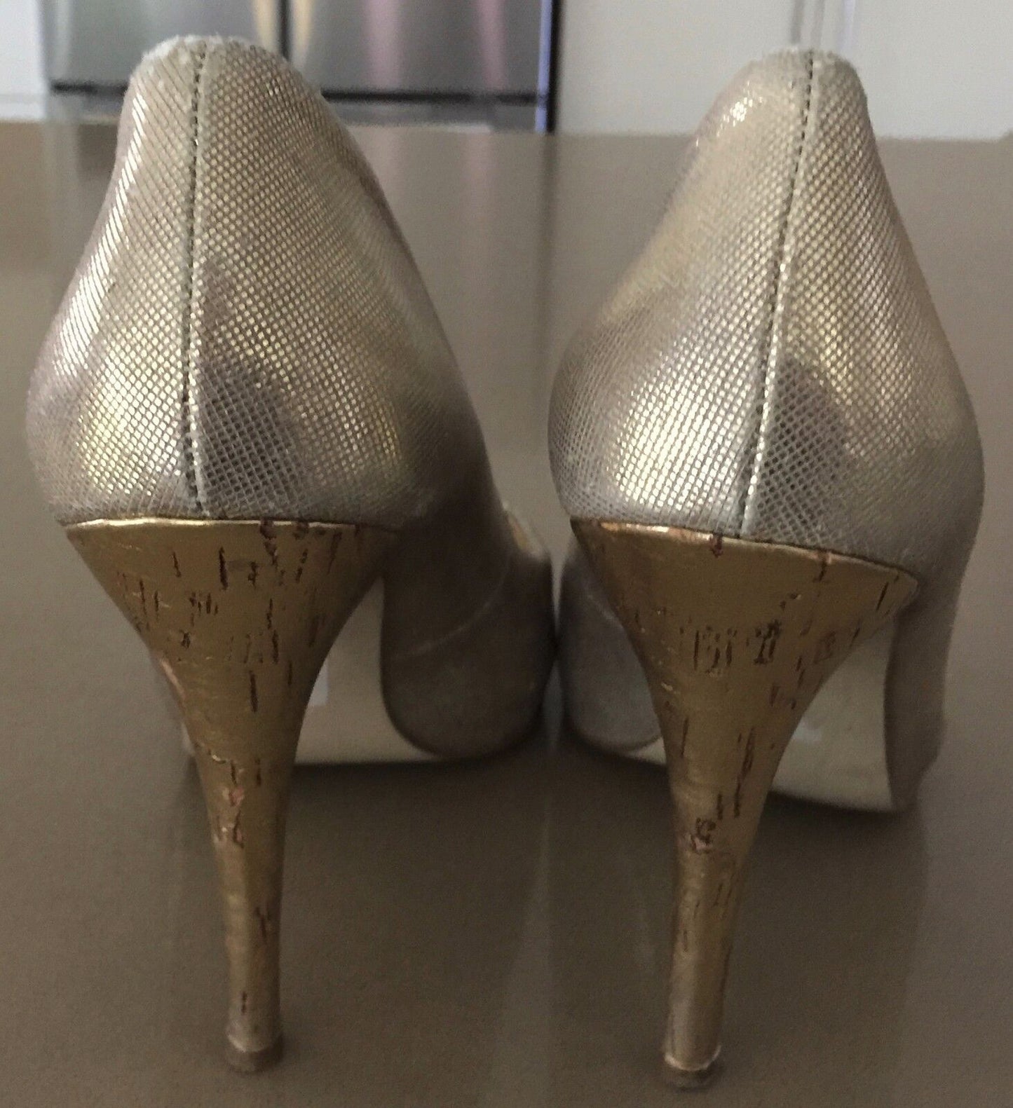 GUESS Gold Shoes Peep Toe Stiletto Heel Pumps Ladies Size 9M Club Formal Luxe