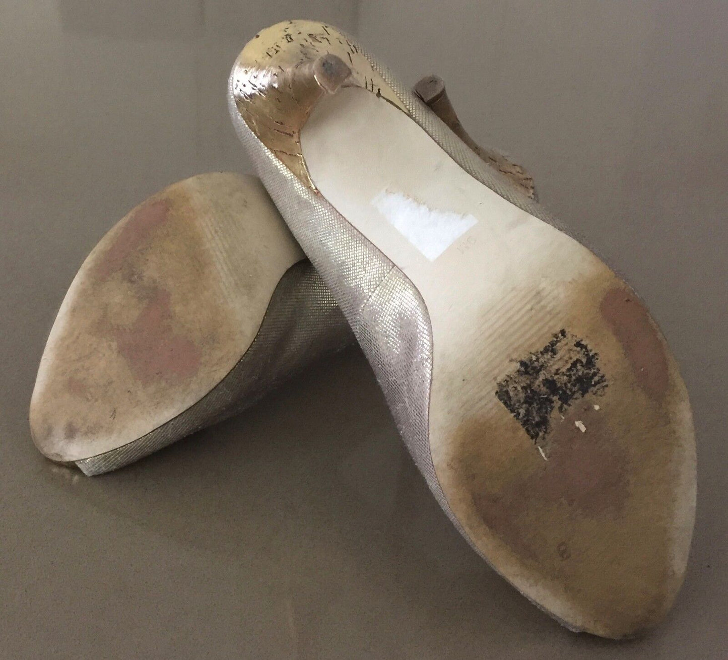 GUESS Gold Shoes Peep Toe Stiletto Heel Pumps Ladies Size 9M Club Formal Luxe