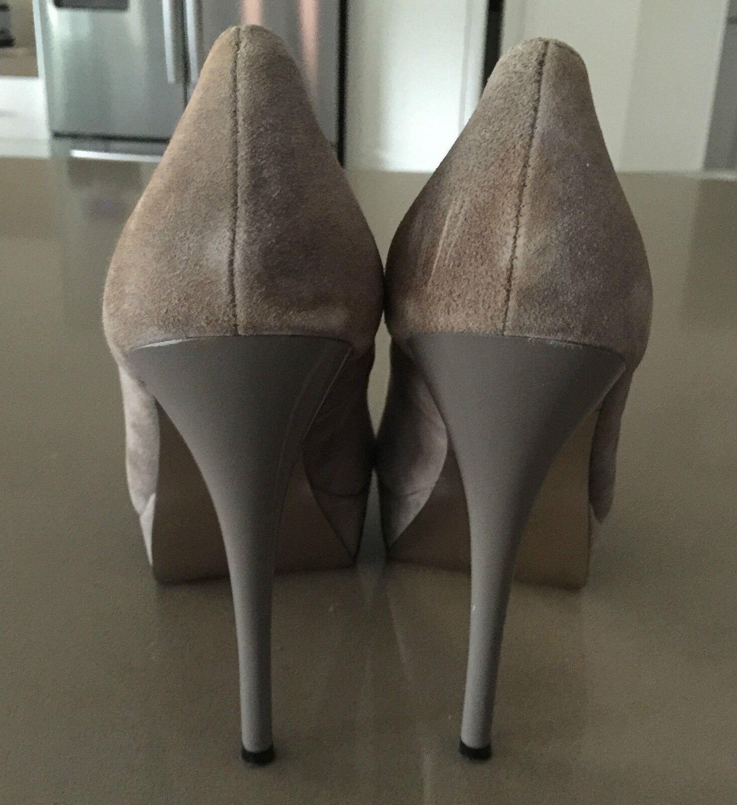 STEVE MADDEN "Vivie" Shoes Suede Black & Taupe Pumps Ladies Size 9 - Savvy!