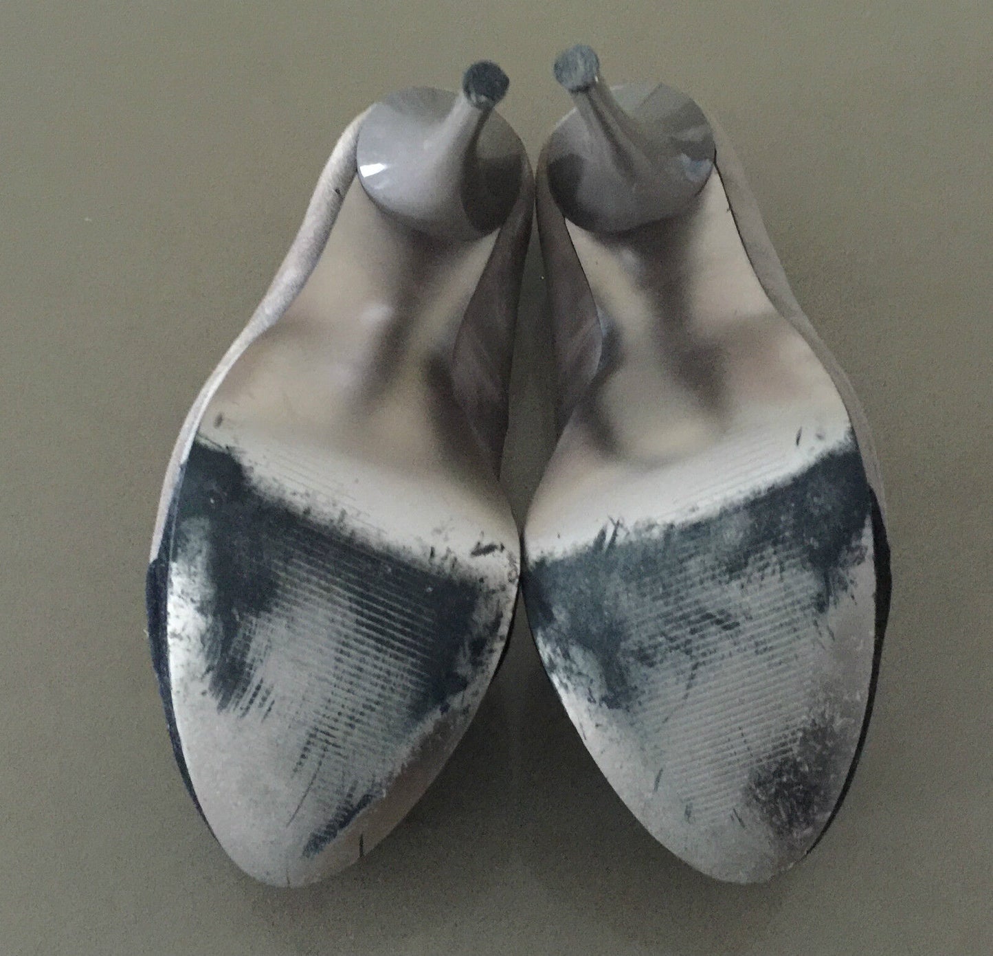 STEVE MADDEN "Vivie" Shoes Suede Black & Taupe Pumps Ladies Size 9 - Savvy!