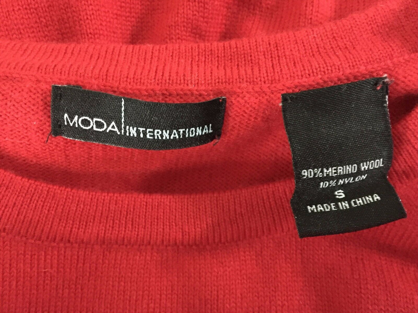 MODA INTERNATIONAL Red Knit Fitted Dress Crystals on Sleeves Size S 10 Vintage