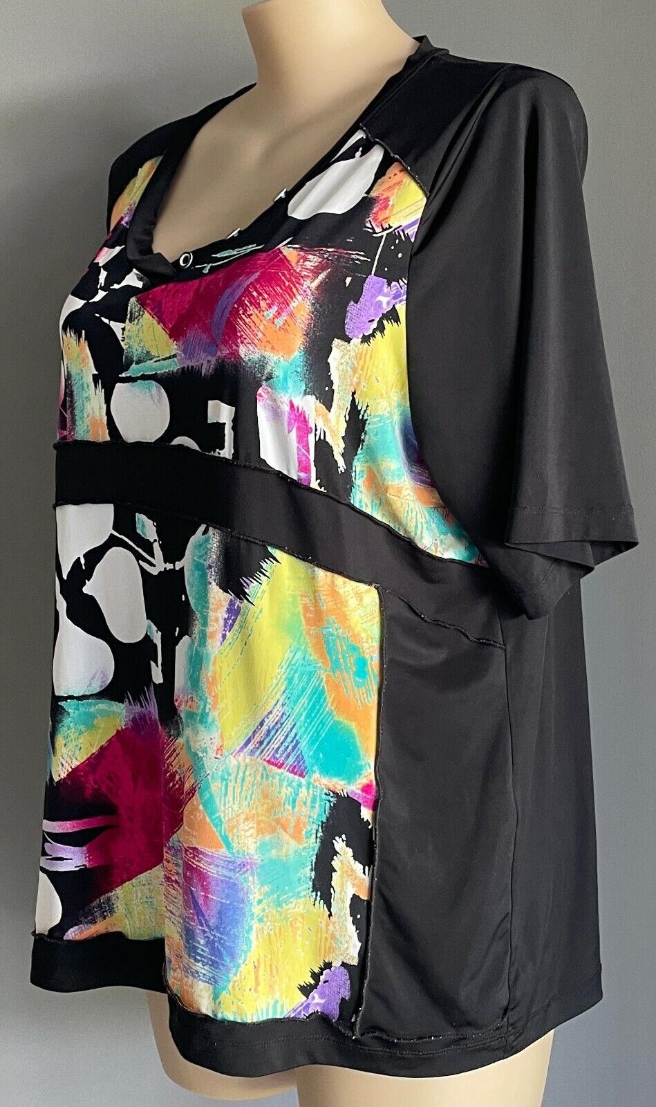 TAKING SHAPE TS Top Button Trim Black & Colour Abstract Short Sleeve Plus Size L