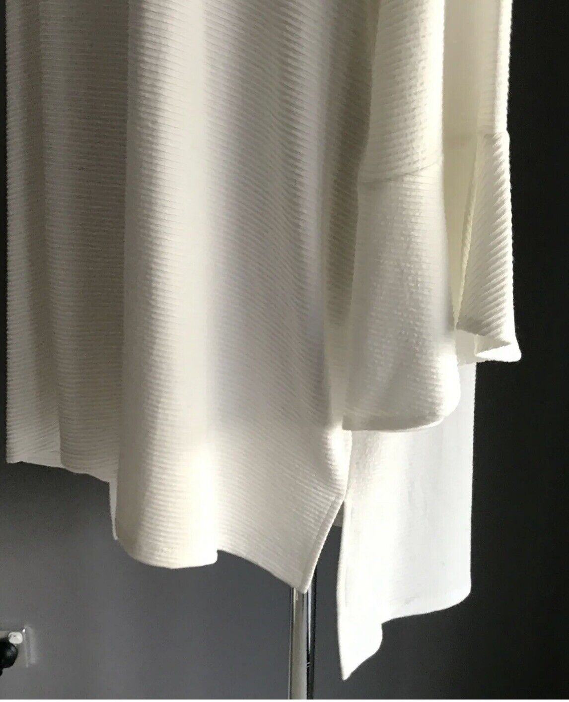 VIRTUELLE TAKING SHAPE Top Off White Textured Fabric Bell Sleeve Plus XL 24 NEW